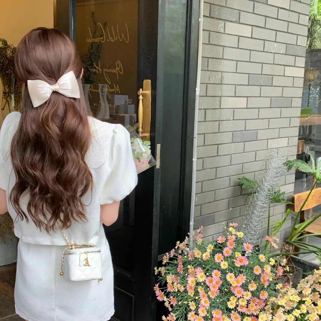 觉醒后，我成了霸总白月光